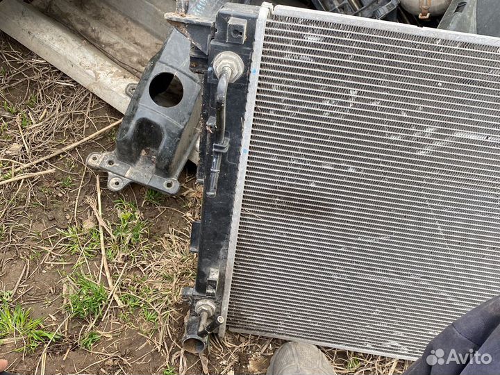 Радиатор охлаждения Kia Sportage 3