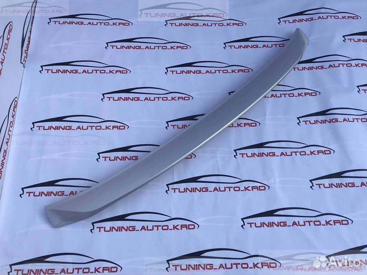 Спойлер под стекло Toyota Land Cruiser 200 P7298