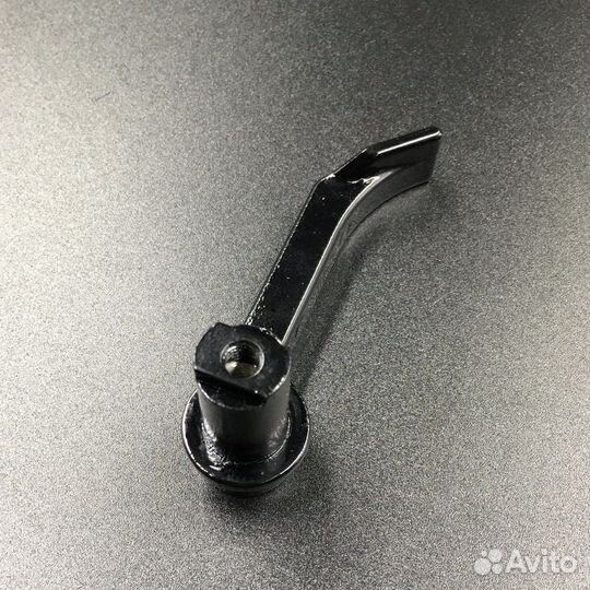 Ручка замка капота Tohatsu 9.9-18, 25-30, 40C