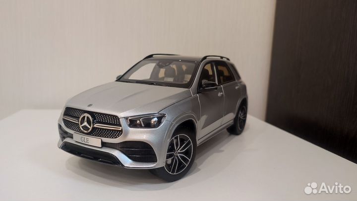 1:18 Mercedes Benz GLE Klasse