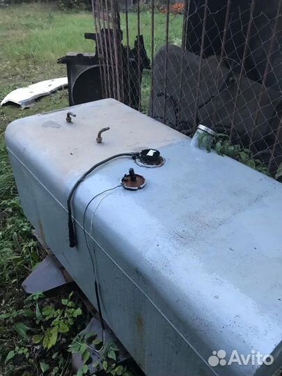 Бак на Ford Cargo 550литров