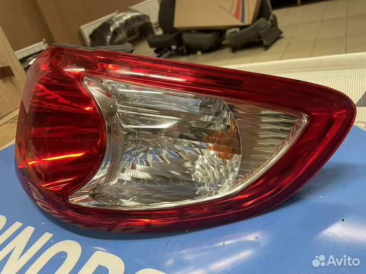 Фонарь наружный правый Hyundai santa fe 2