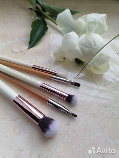 Кисти для макияжа новые