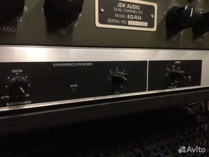 Behringer Ultrabass EX1000