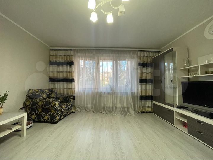 2-к. квартира, 56 м², 2/9 эт.