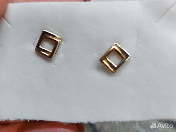 Золотые серьги