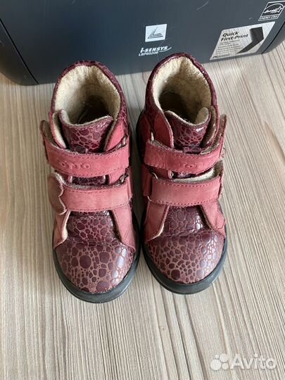 Продаю ботинки для девочки Totto 26р