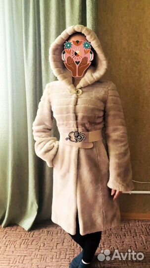 Шуба мутоновая натуральная с капюшоном