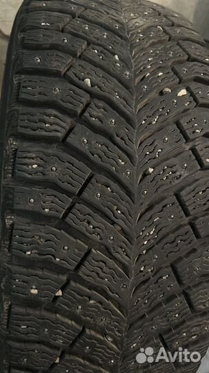 Michelin X-Ice North 4 215/55 R17 98T
