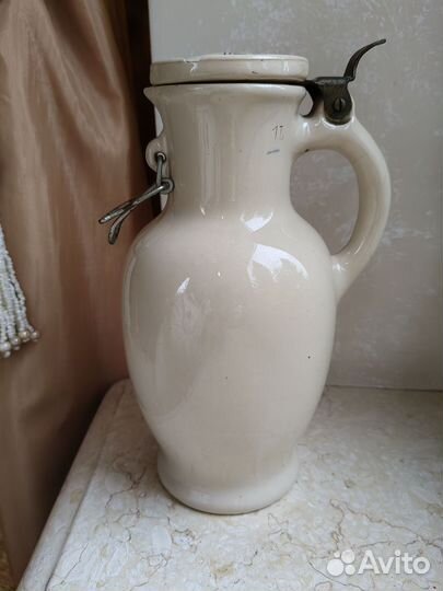 Антикварный кувшин для пива / вина