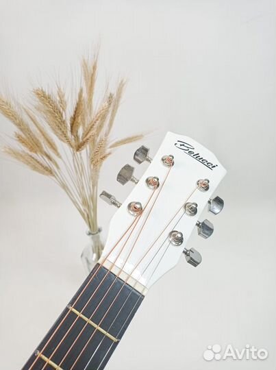 Акустическая гитара