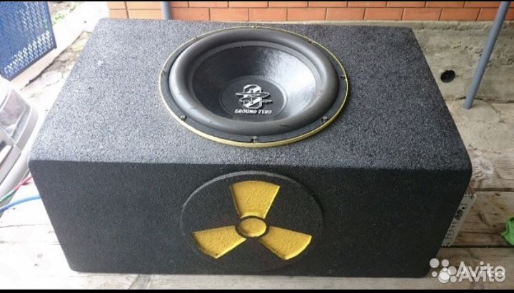 Сабвуфер и моноблок в автомобиль