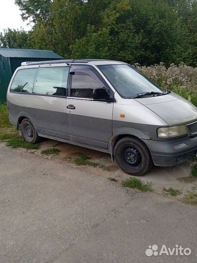 Nissan Largo, 1997