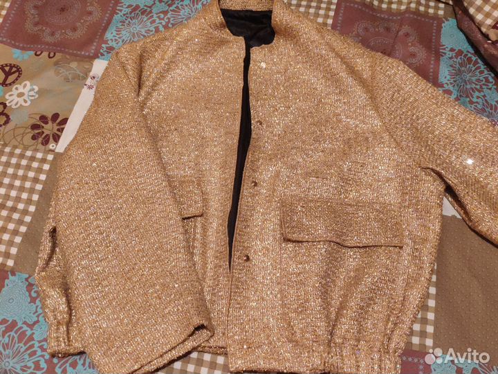 Куртка бомбер женская 46 48.С пайетками