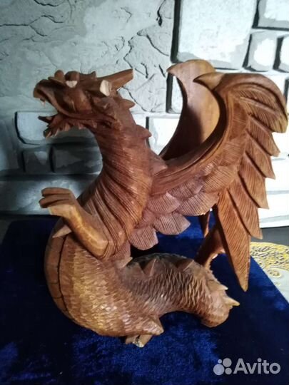Дракон из дерева