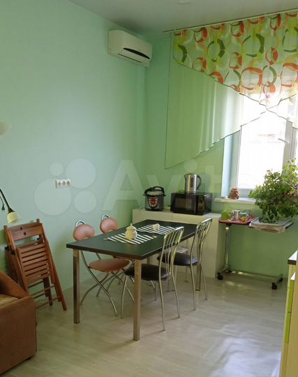 1-к. квартира, 42 м², 1/3 эт.