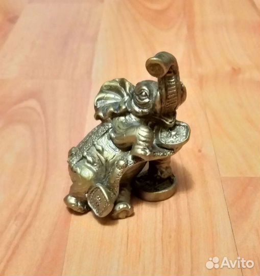 Статуэтка слон