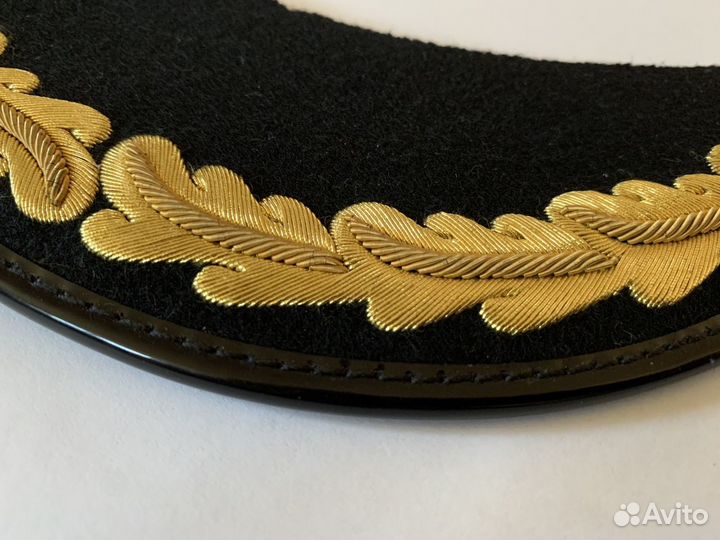 Вышитый золотой канителью козырёк фуражку Капитана