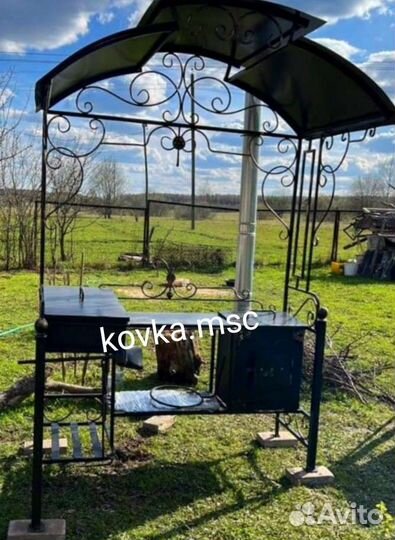 Мангал с крышей