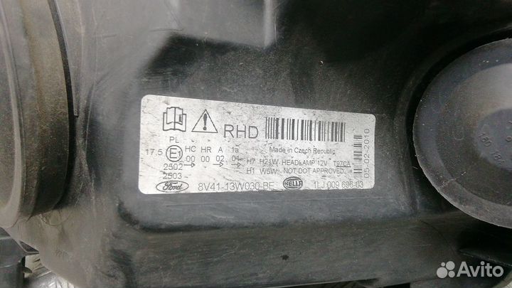 Фара Ford Kuga (2008-2012)