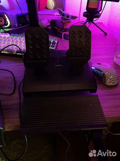 Руль игровой с педалями hori Racing Wheel apex