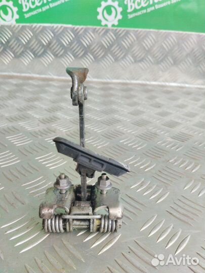 Ограничитель двери Лада Largus