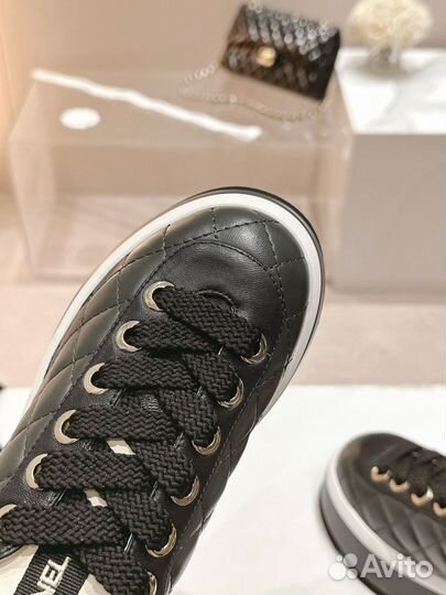 Кроссовки кожаные Chanel