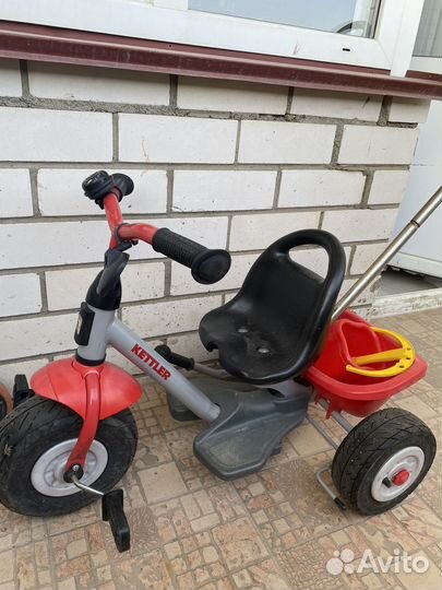 Трехколесный велосипед с ручкой Kettler