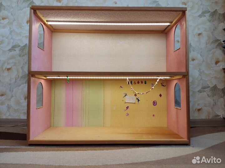 Продам детский домик для кукол Барби с мебелью