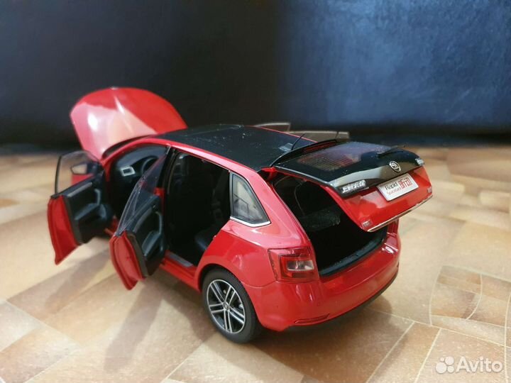 Skoda Rapid Spaceback 1:18