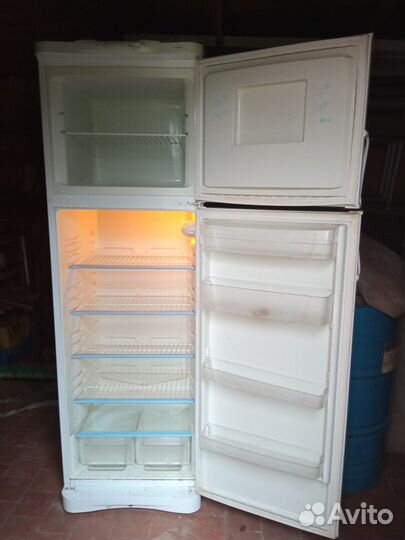 Холодильник Indesit б/у