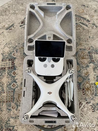 Квадрокоптер Phantom 4 PRO+ V2.0