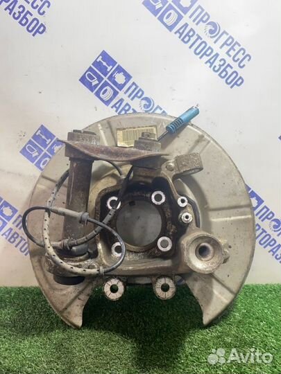 Кулак поворотный задний правый Bmw 750I седан 4.8