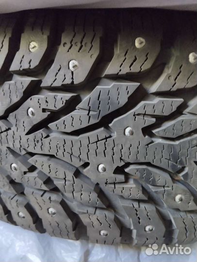 Nokian Tyres Hakkapeliitta 9 215/65 R16