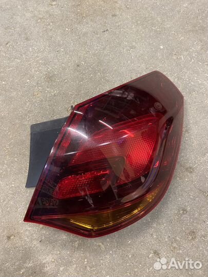 Задний правый фонарь Opel Astra J хетч 5D