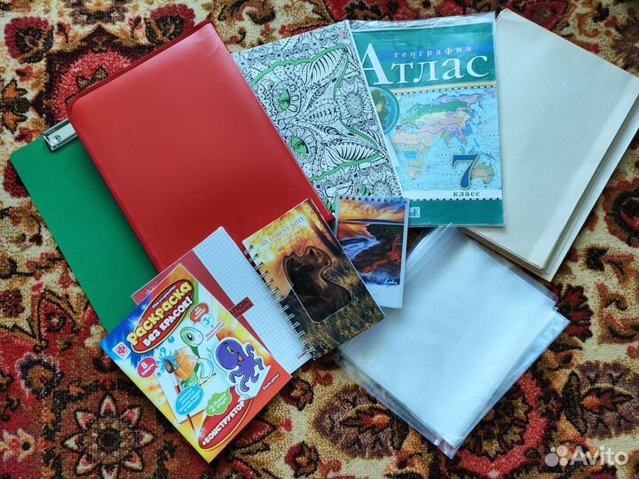 Тетради, канцтовары, калькулятор, папки, обложки