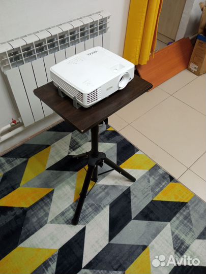 Стойка под проектор подставка