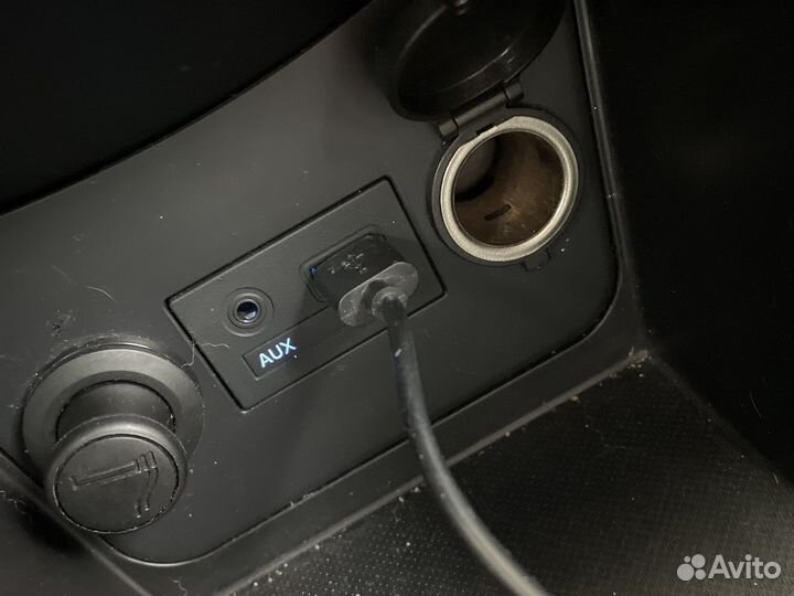 Держатель-зарядка для телефона в машину