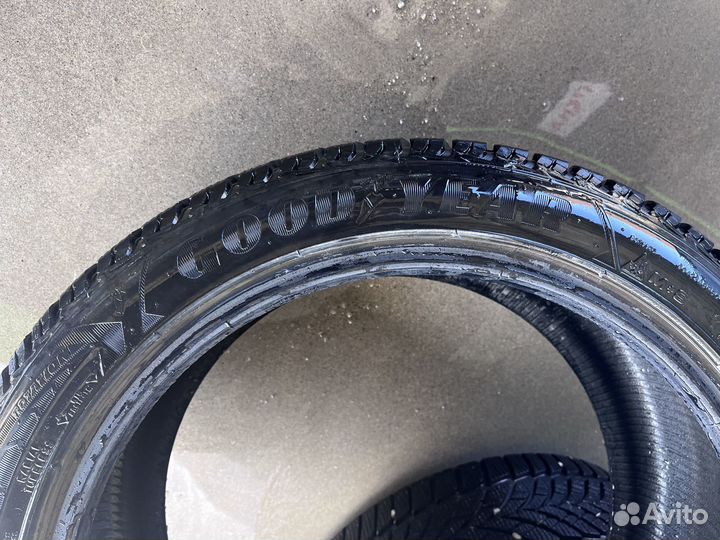 Goodyear Ultra Grip Ice Arctic 2 235/45 R18 98T