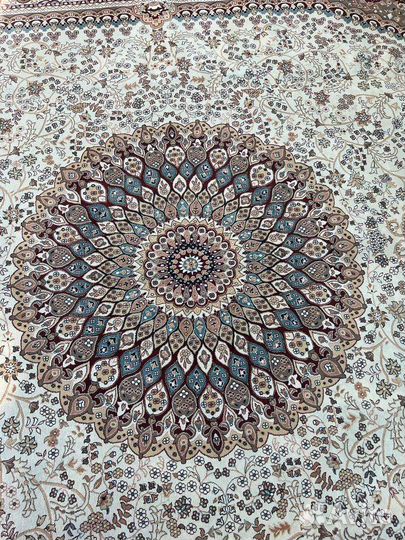 Ковер шерстяной