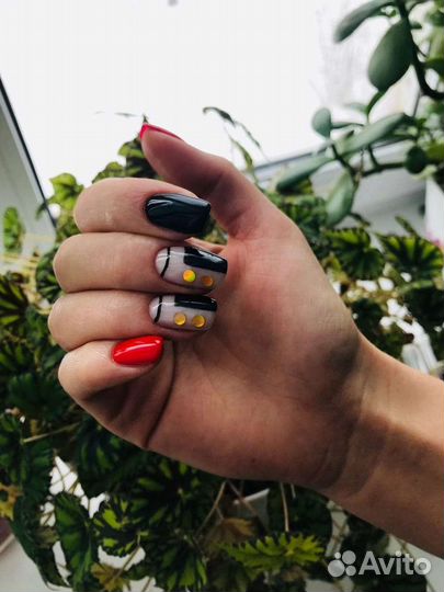 Маникюр педикюр