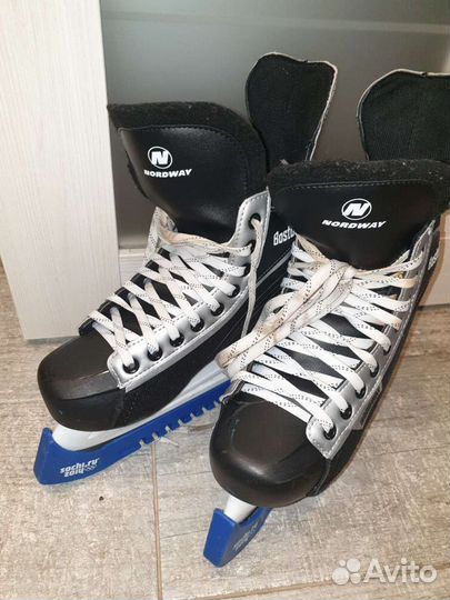 Коньки хоккейные