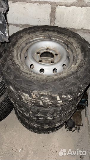 Kumho Road Venture MT71 215/75 R15