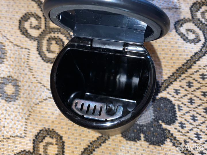 Пепельница Тайота Раф 4