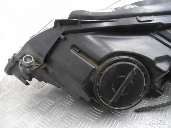 Фара правая Mercedes-Benz E-Class