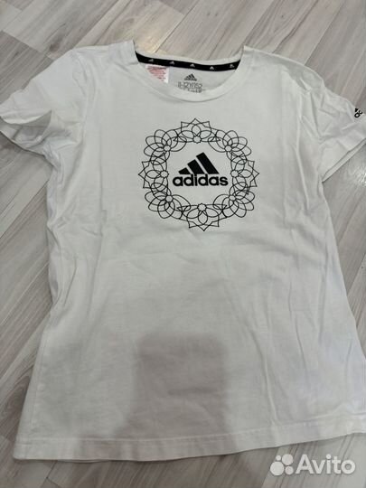 Футболка adidas