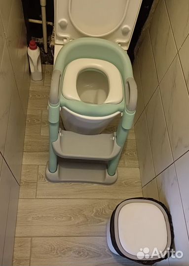 Детское сидение на унитаз со ступенькой