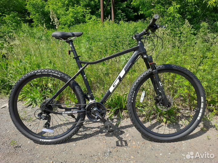 Велосипед новый 29 колеса, рама 21 дюйм на высоких