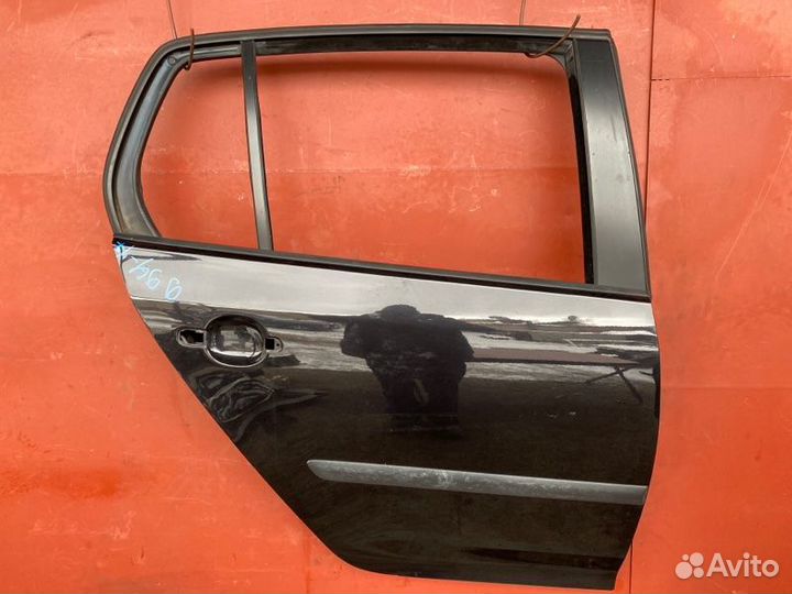 Дверь задняя правая Vw Golf 5 BKC 2004