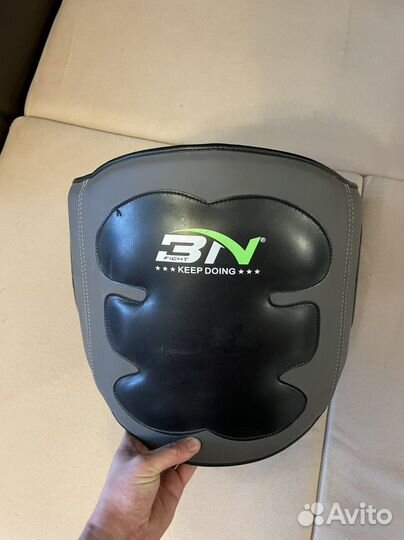 Защита и шлем для боевых видов спорта